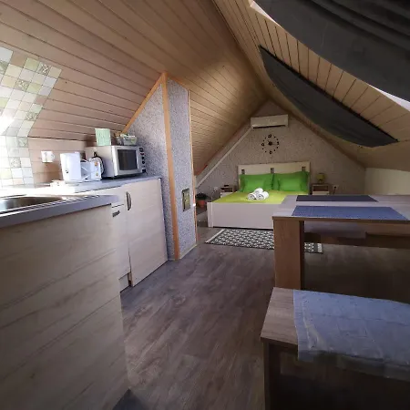 Kontyos Apartman Romhány