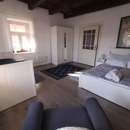Kontyos Vendeghaz Apartment *